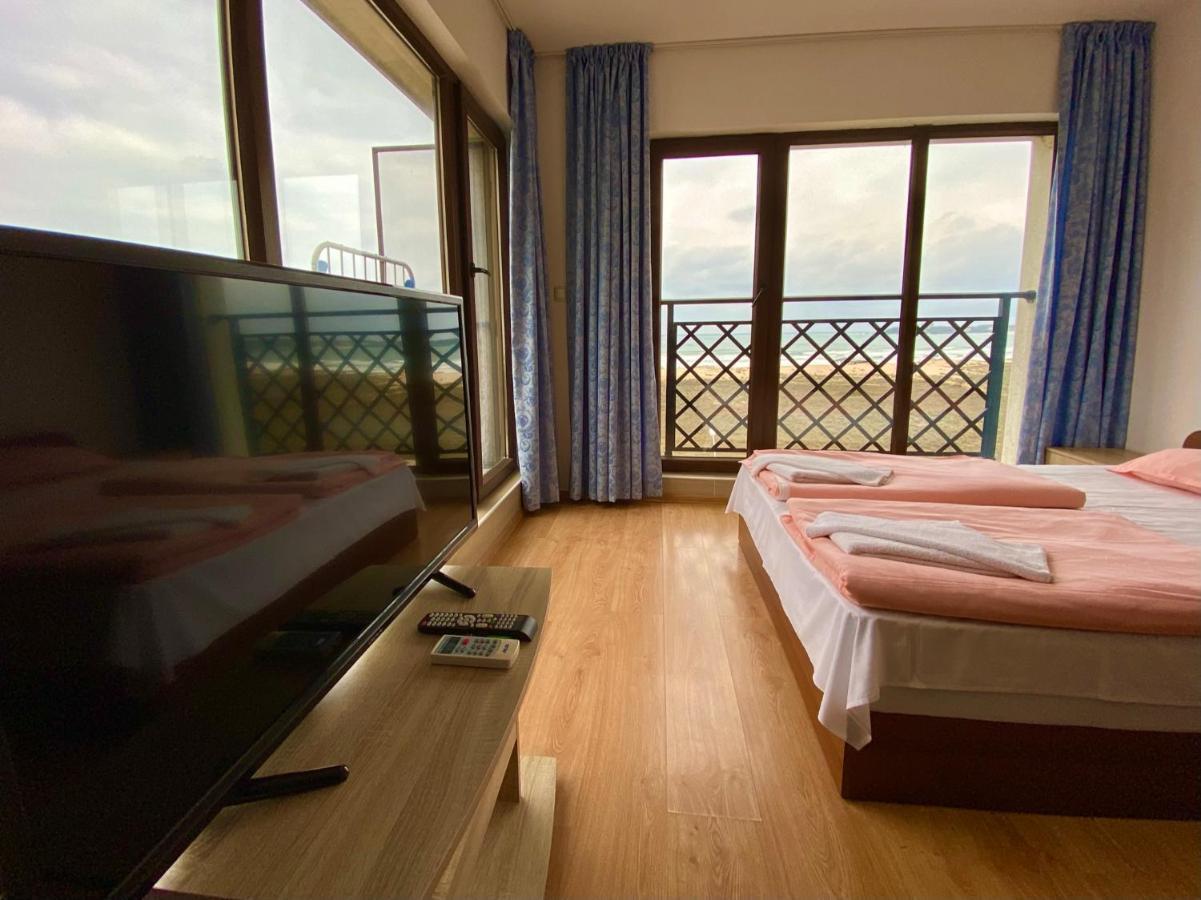 Teos Aparthotel *