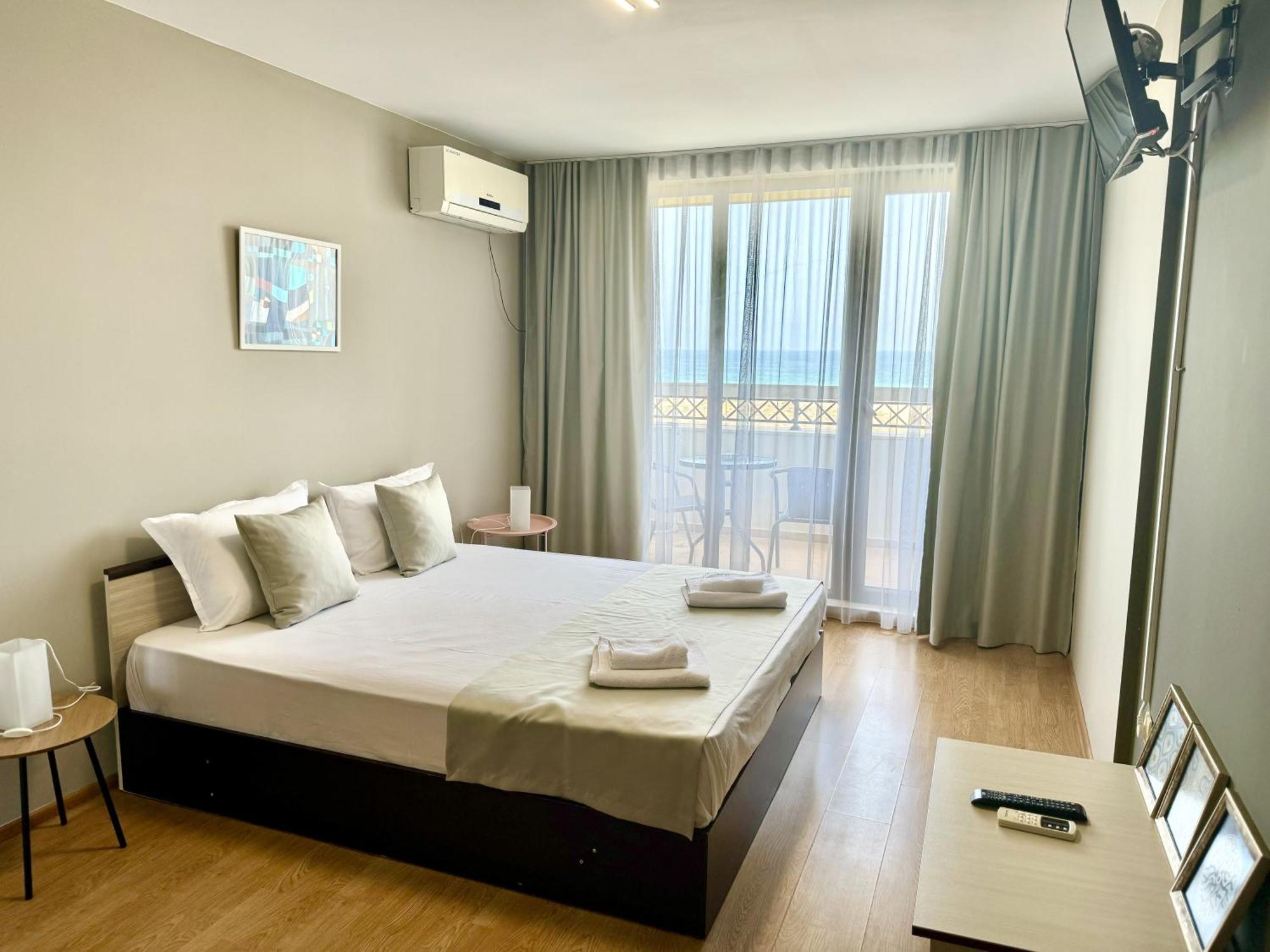 Aparthotel Teos