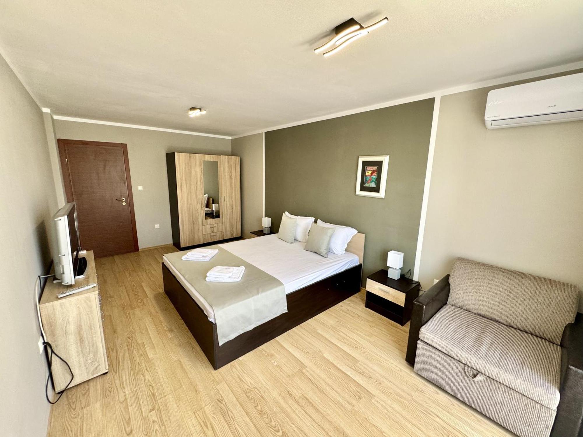 Teos Aparthotel *