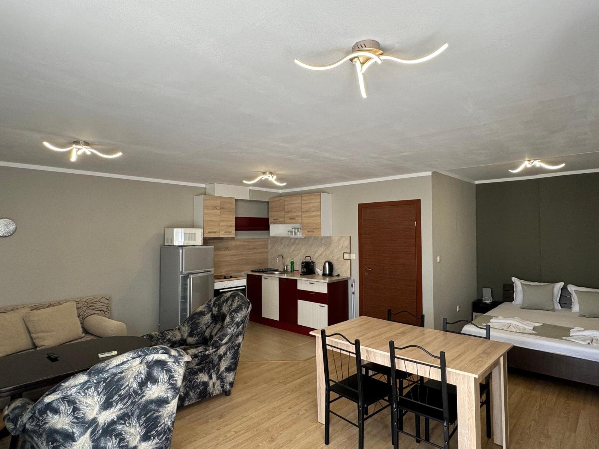 Teos Aparthotel *